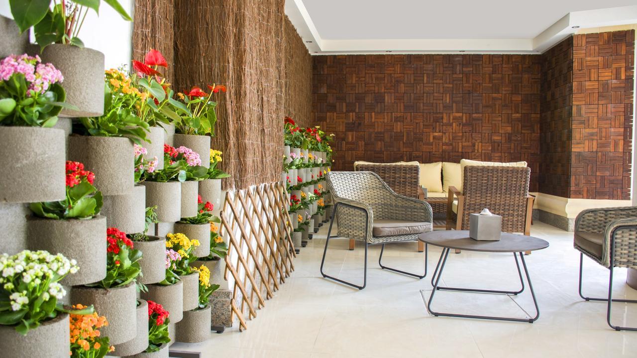 Radisson Blu Resort, Al Khobar Half Moon Bay Dış mekan fotoğraf Vertical garden