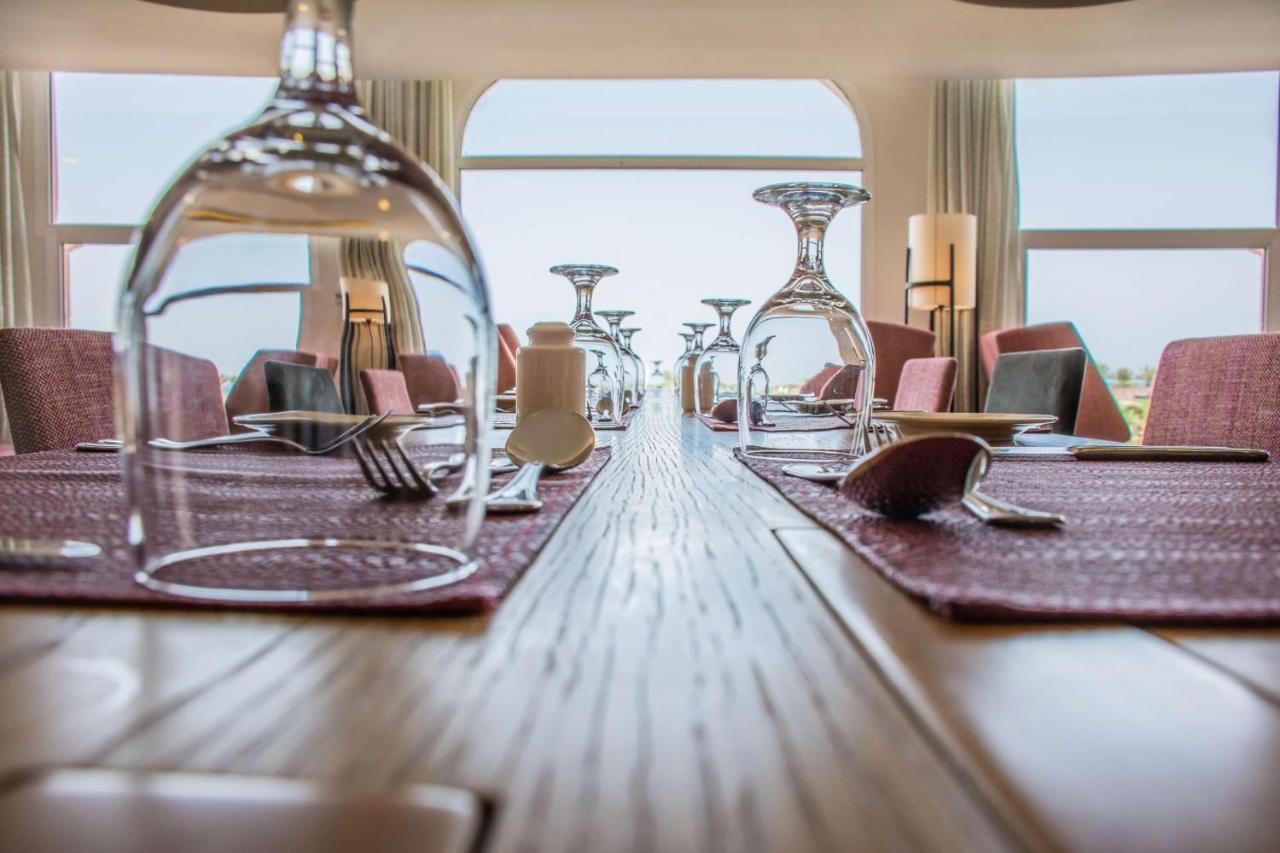 Radisson Blu Resort, Al Khobar Half Moon Bay Dış mekan fotoğraf Restaurant
