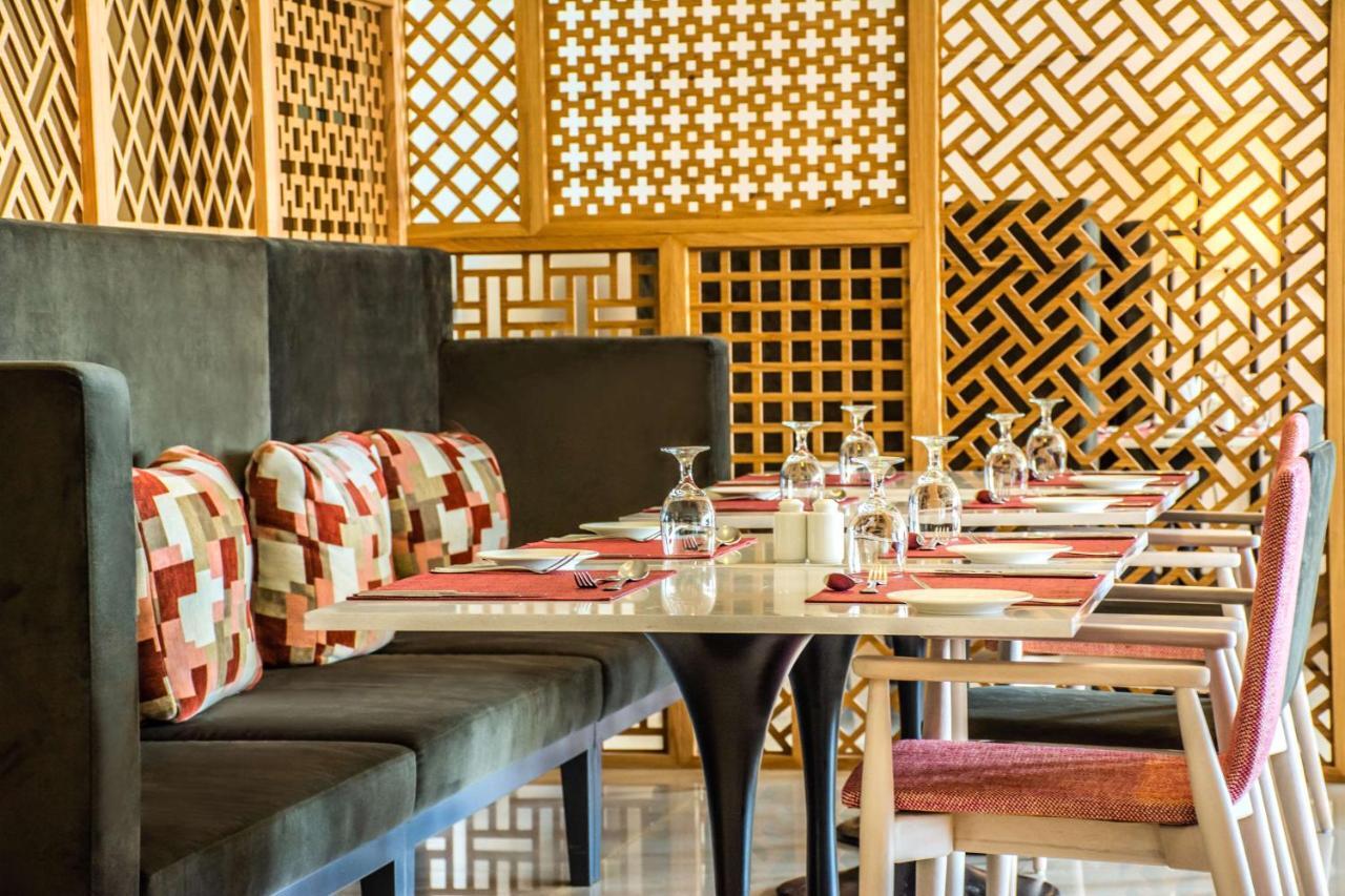 Radisson Blu Resort, Al Khobar Half Moon Bay Dış mekan fotoğraf Restaurant interior