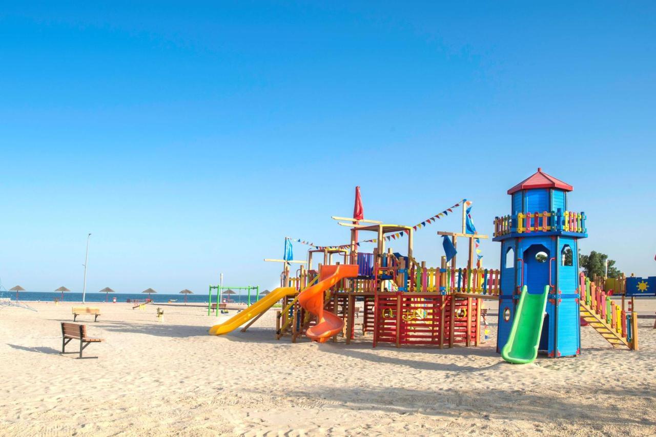 Radisson Blu Resort, Al Khobar Half Moon Bay Dış mekan fotoğraf Playground on the beach